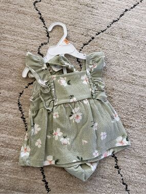 Bundle of 4 Baby Dress/Tops and Bloomers outfits
